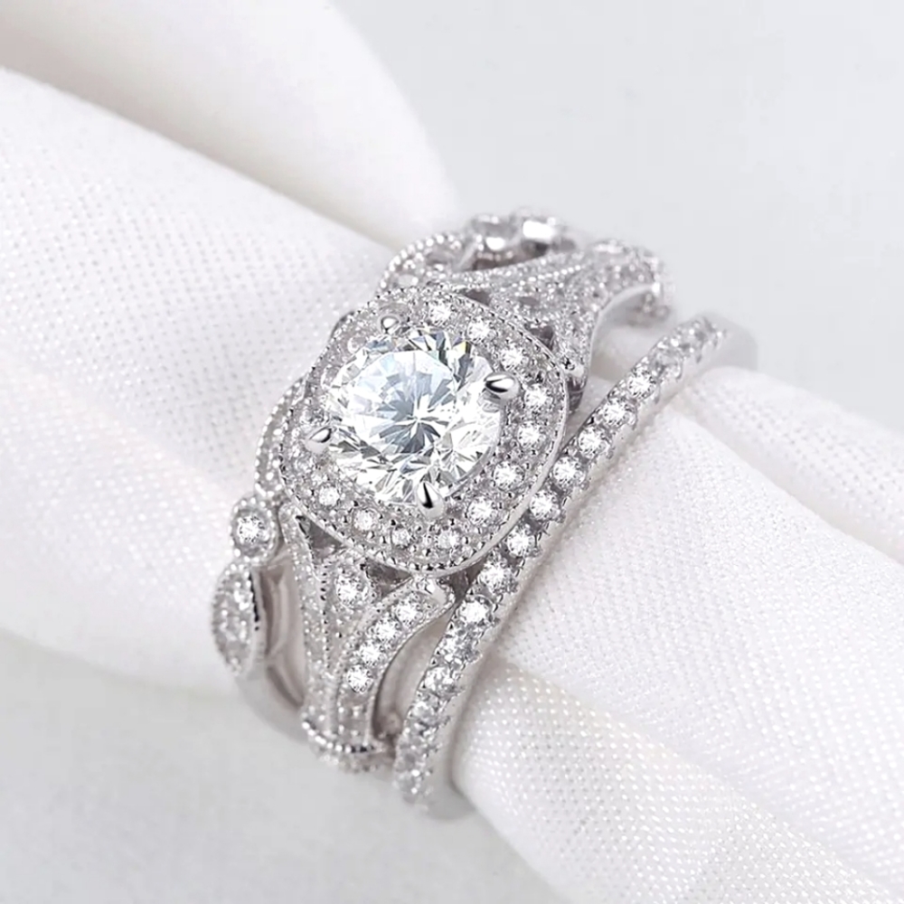 Exquisite Set of 3 Diamond Rings - Picture 3 of 4